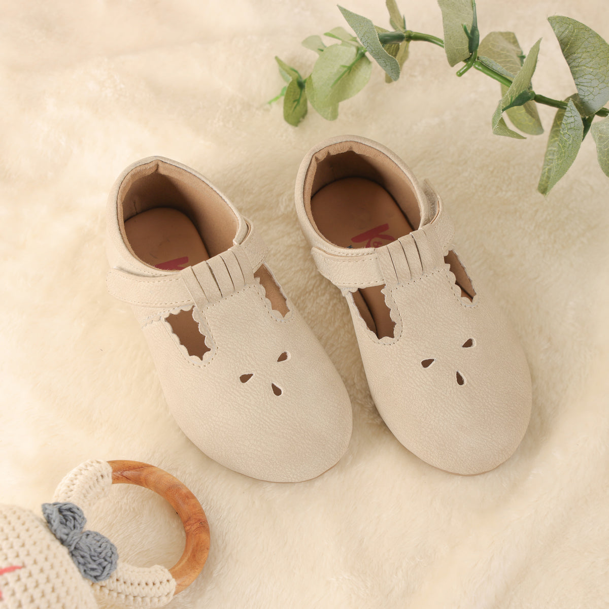 Pearl Pump Baby Shoes (Beige)